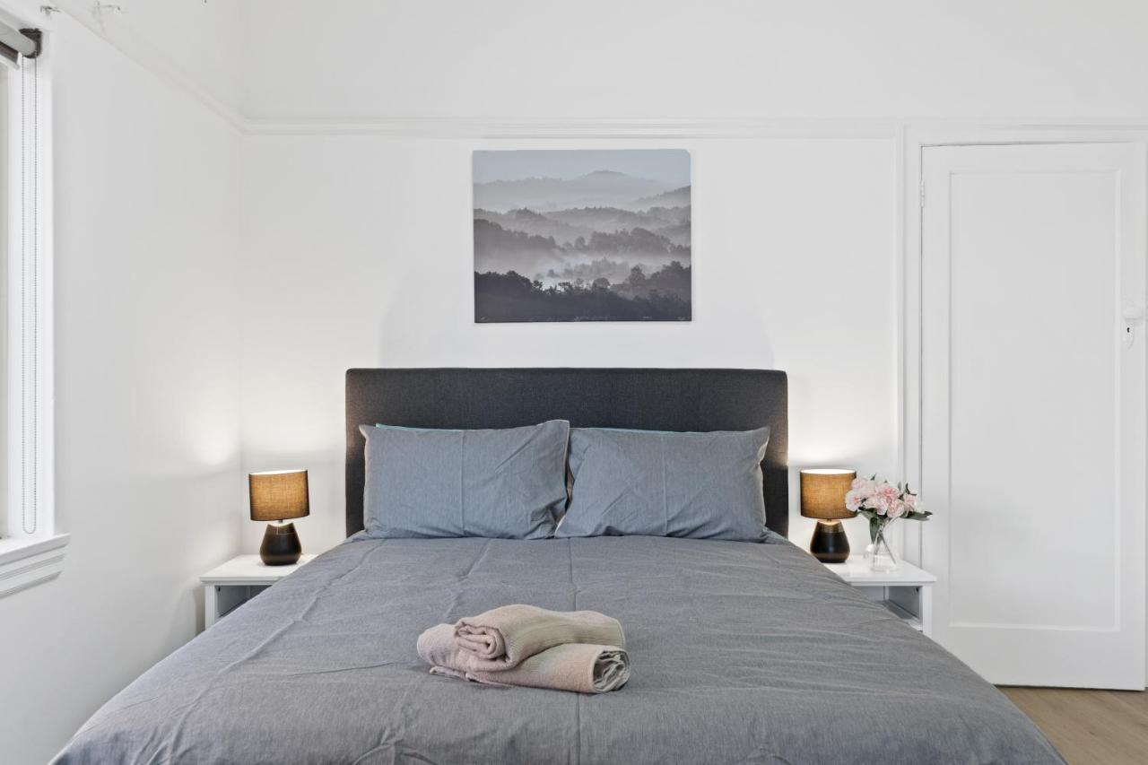 Burwood New 2 Bedroom 2 Bath Apt Free Parking Sydney Bagian luar foto